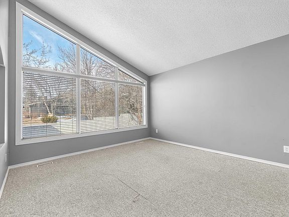 4th image of 4203 Ramsay Cres NW