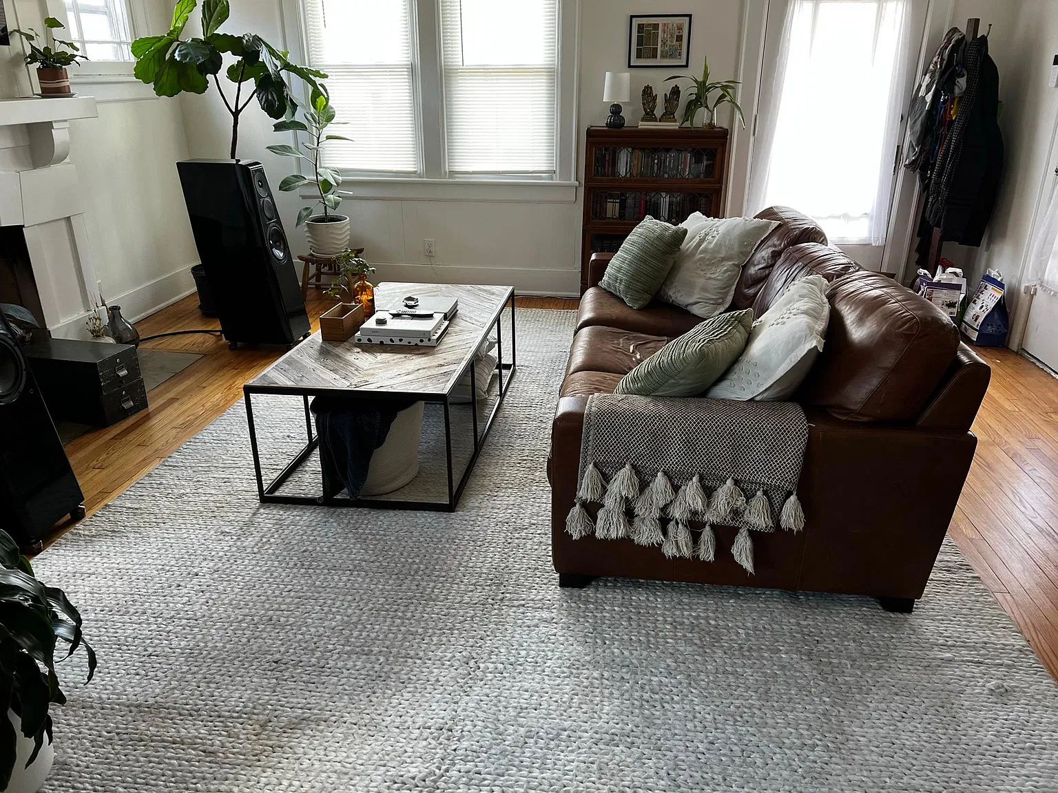 4 bed, 2350 sqft, $2,300 — Photo 4