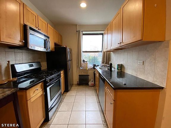 2nd image of 2906 21st Ave #1B