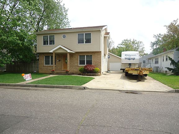 front view with driveway