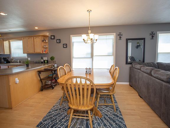 4th image of 18912 Serenity Dr