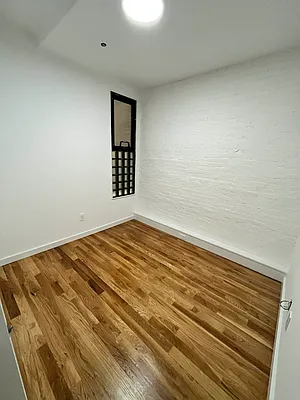 Rented by Reyes & Elsamad Real Estate Group | media 17