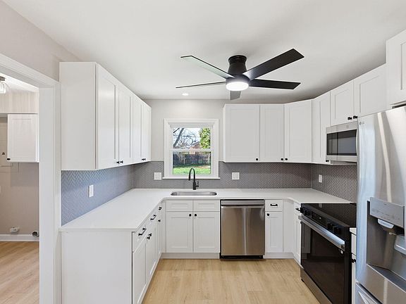 3rd image of 102 Bayberry Rd