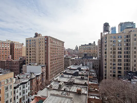 Sold by Sotheby's International Realty | media 16