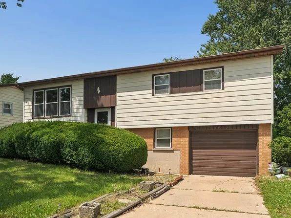 5912 Stuart Ln, Oak Forest, IL 60452