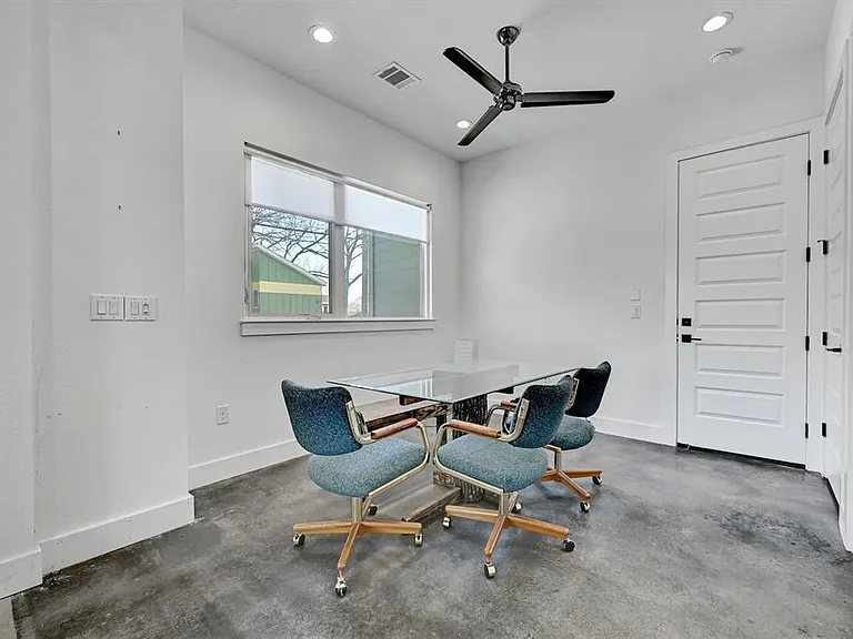 2812 E 4th St #2 — Photo 8