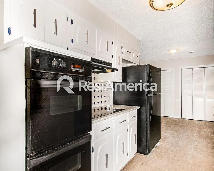 1106 Rasco Rd W — Photo 4