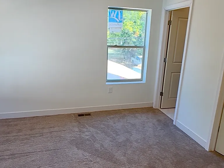 406 Saint Clair Ave — Photo 13