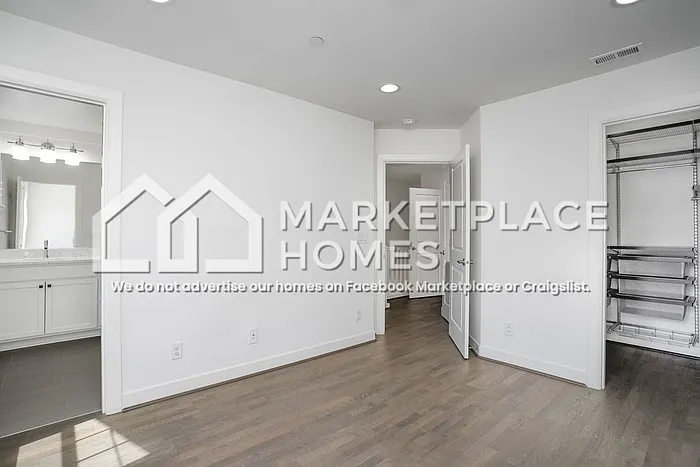 23942 SE 45th Pl — Photo 13