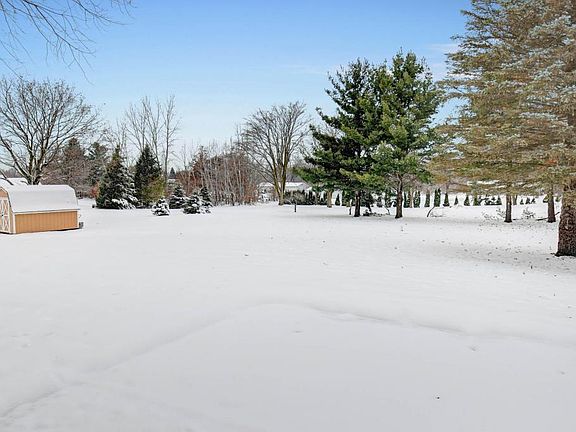 3rd image of 3193 Sodus Pkwy