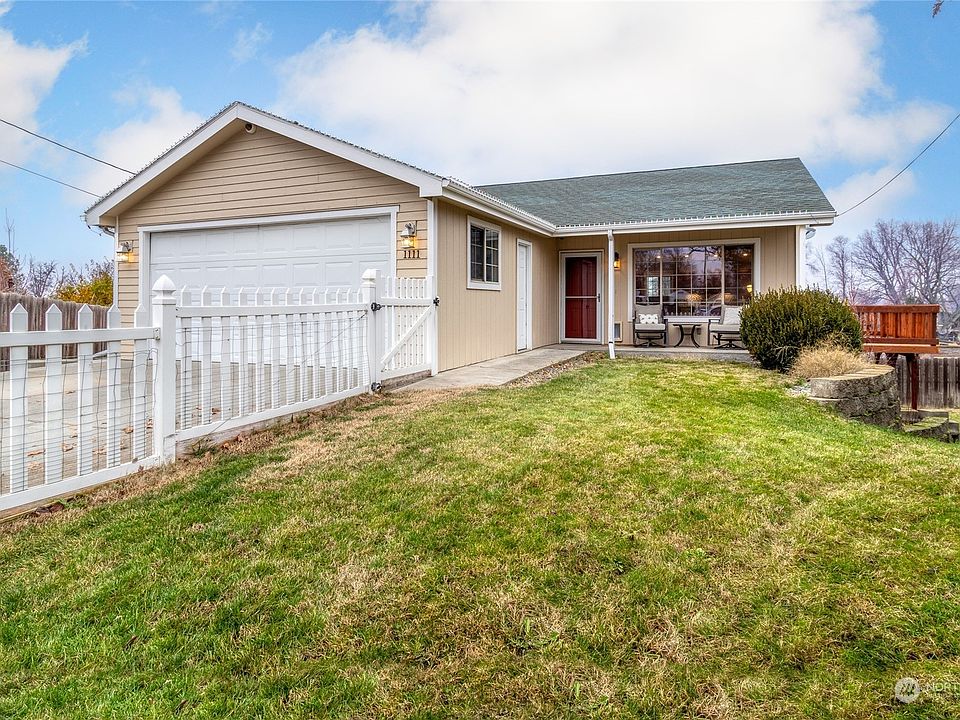 1st image of 1111 SE Cotter Place