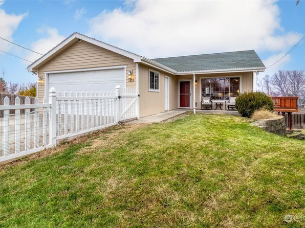 1111 SE Cotter Place, College Place, WA 99324