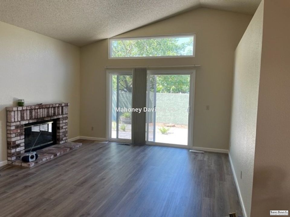 2nd image of 811 Winton Dr