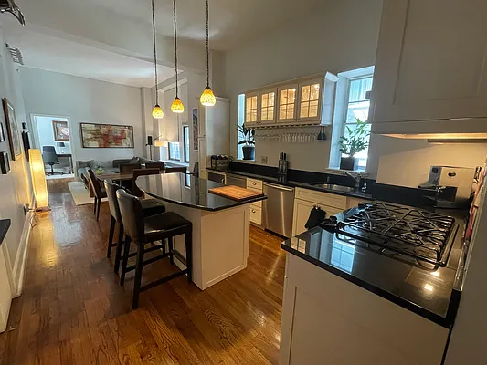 Rented by Julien Aractingi, LREB | media 15