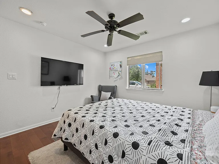15609 Royal Dublin Dr — Photo 9