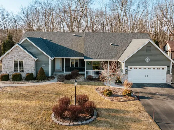 N48W16100 Lone Oak LANE, Menomonee Falls, WI 53051