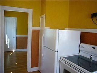 4th image of 212 Elmwood Ct