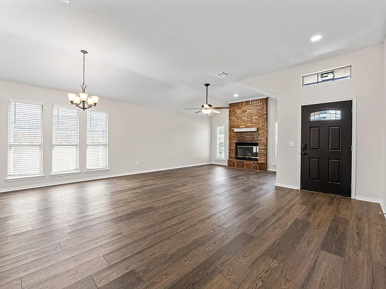 7717 Doris Dr — Photo 33