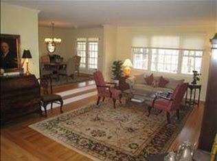 222 Springridge Dr, Berkeley Heights, NJ 07922