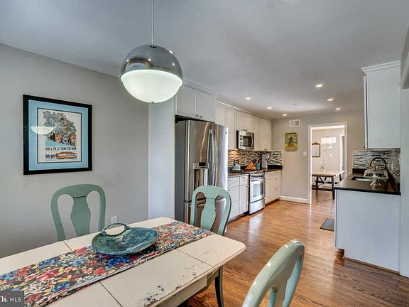 5th image of 2930 Nob Hill Ct