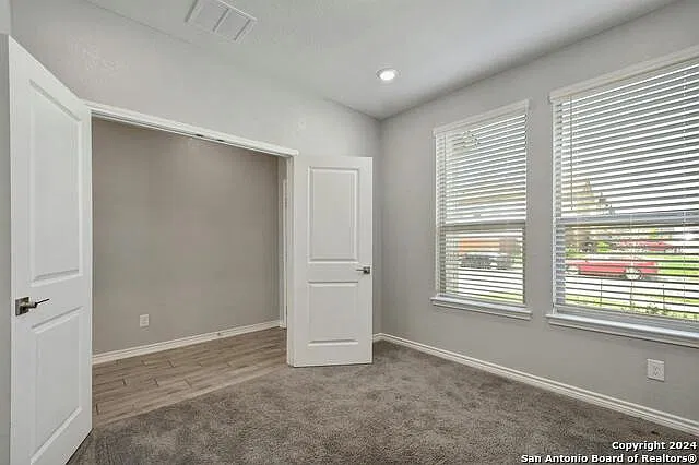 5 bed, 3.5 bath, 2700 sqft, $2,100 — Photo 4