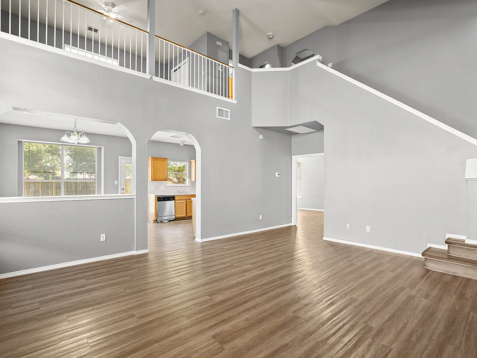 3 bed, 2.5 bath, 2098 sqft, $1,895 — Photo 3