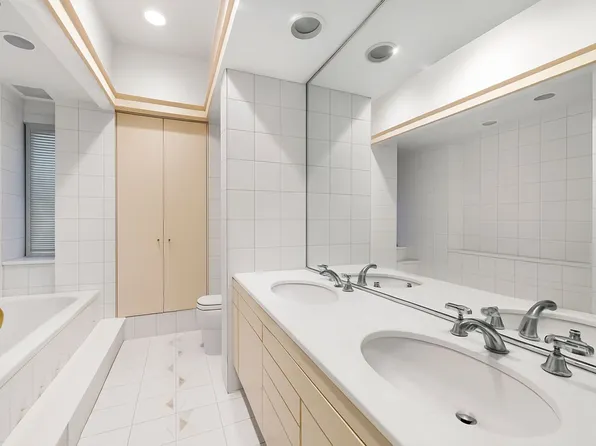 51 East 63rd Street image 14 of 23