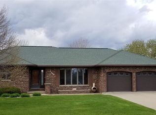 136 Winslow Dr, Manchester, IA 52057