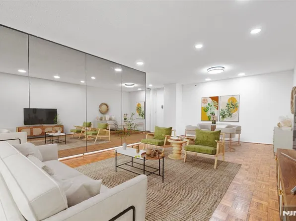 200 Winston Dr APT 3121, Cliffside Park, NJ 07010