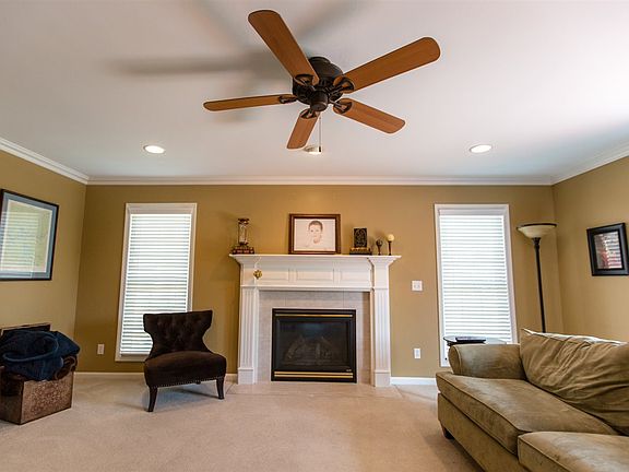4th image of 4388 Wynbrooke Dr