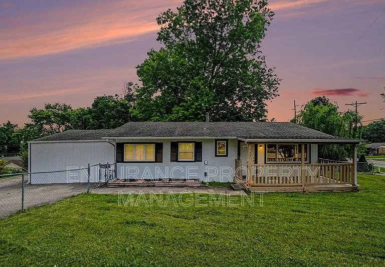 9500 Ridgemoor Ave — Photo 1