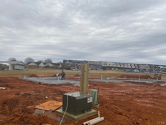 5th image of 127 Villa Oak Cir Lot 13D