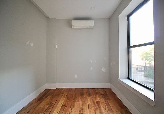 4th image of 246 Sullivan Pl #B6