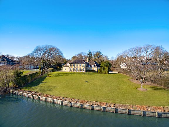4th image of 310 First Neck Ln