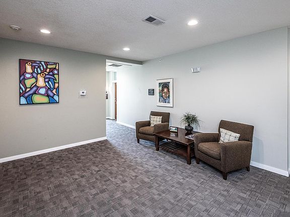 4th image of 301 7th St W Unit 2203