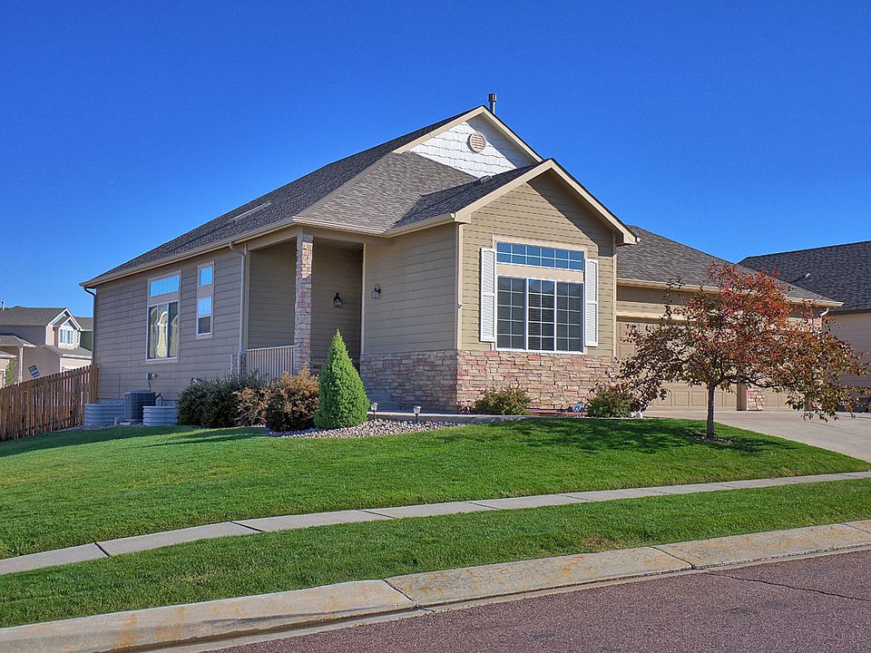 Great curb appeal!