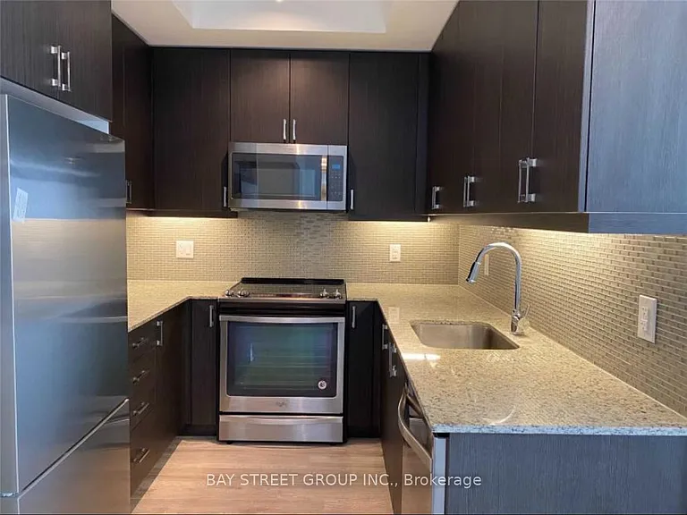 4633 Glen Erin Dr W #802 — Photo 5