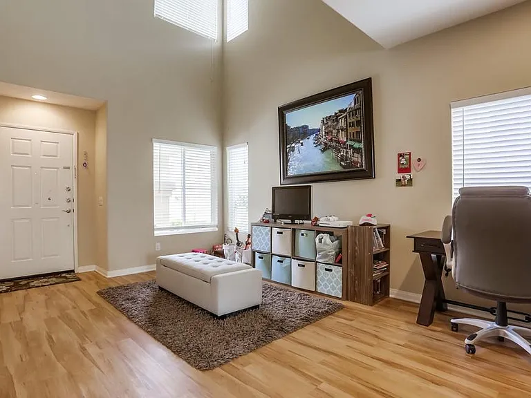 10019 Kika Ct — Photo 2