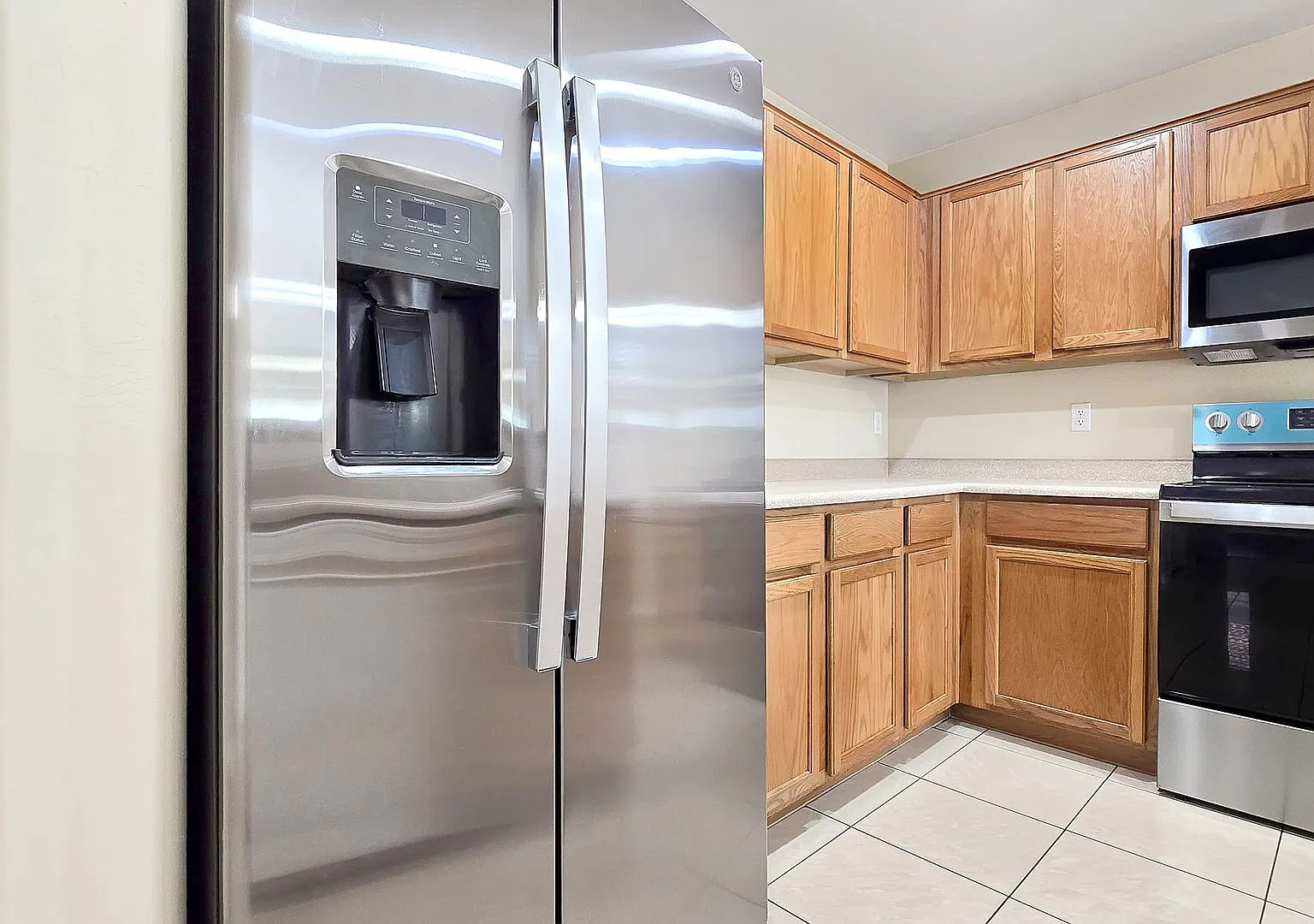 Excellent price on this 4 bedroom in a great Goodyear location! — Photo 3