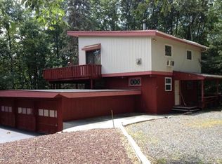 222 Timber Hill Rd, Henryville, PA 18332