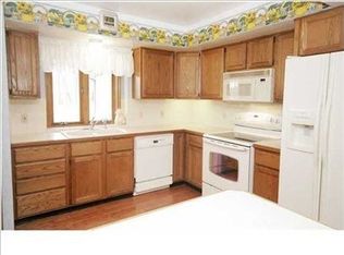 7825 Squires Ct NE, Rockford, MI 49341