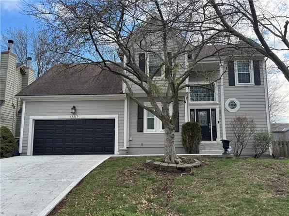 15375 W 150th St, Olathe, KS 66062