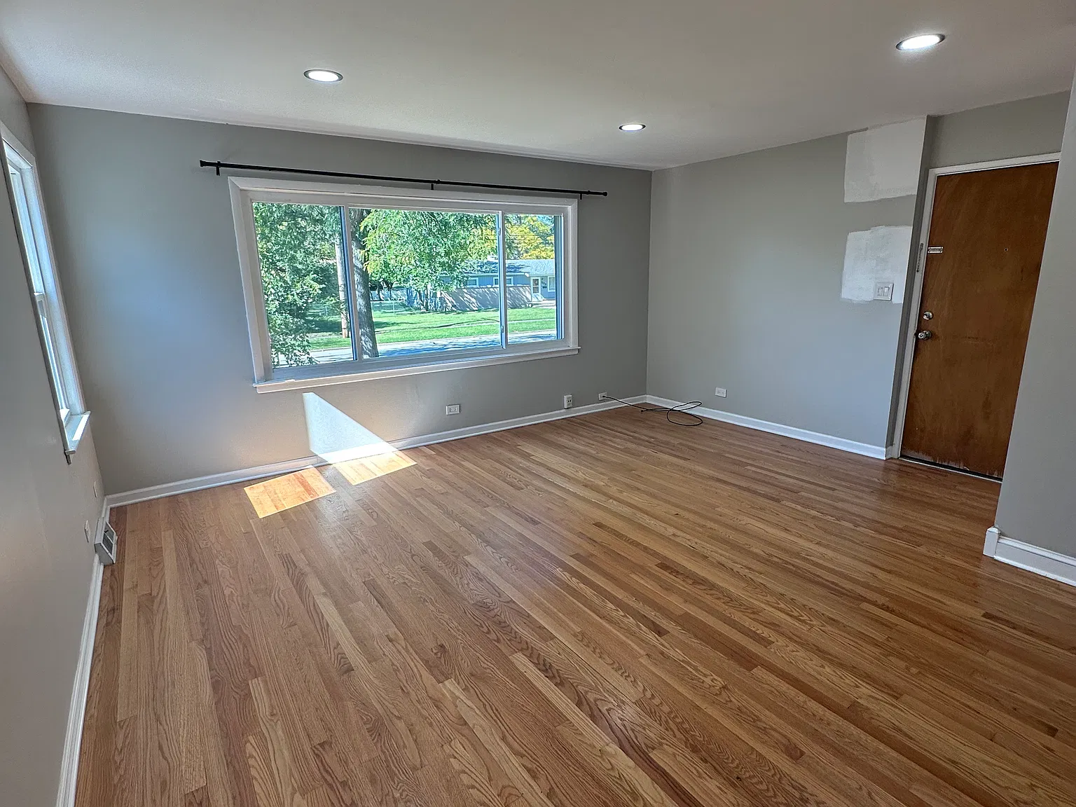 3 bed, 1252 sqft, $2,550 — Photo 4