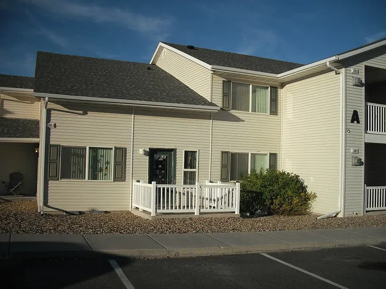 Wind River Apartments — Photo 5