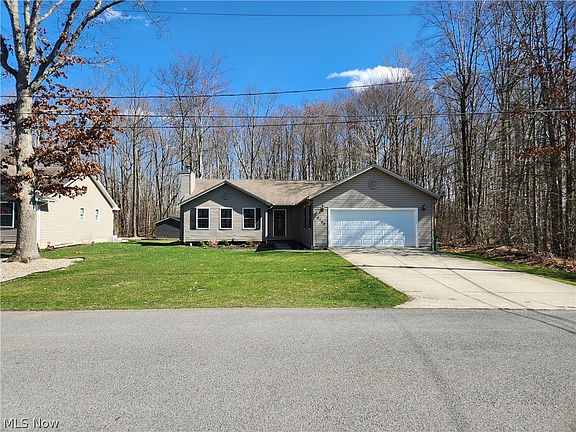 2nd image of 2100 N Park Ln