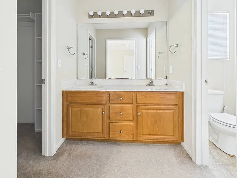 703 Iron Horse Dr — Photo 15