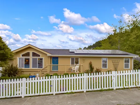 4066 Kestrel St, Fortuna, CA 95540