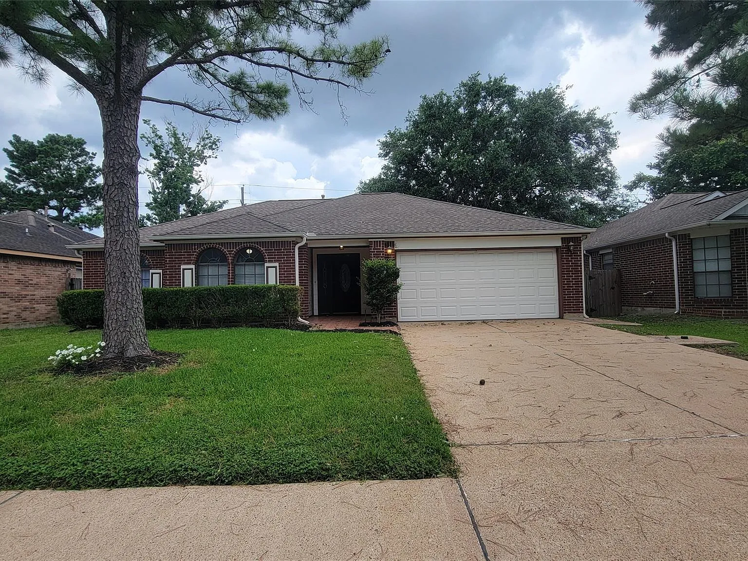3 bed, 2.0 bath, 1601 sqft, $1,850 — Photo 2
