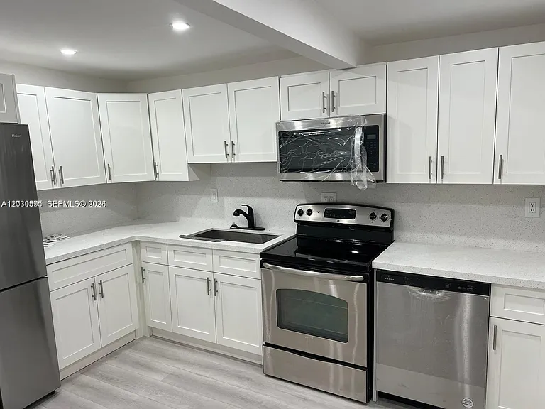 428 NW 97th St — Photo 3