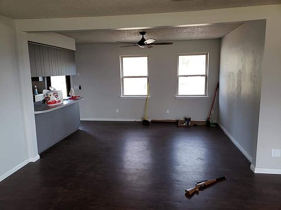 Dining room (from living)